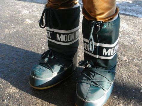 nmoon boots